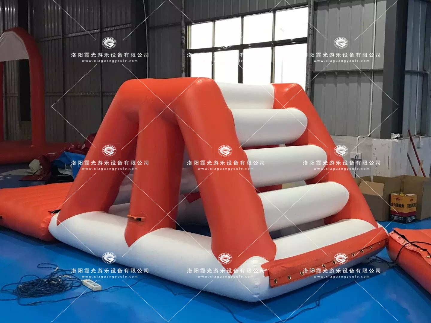 育才镇水上闯关设施